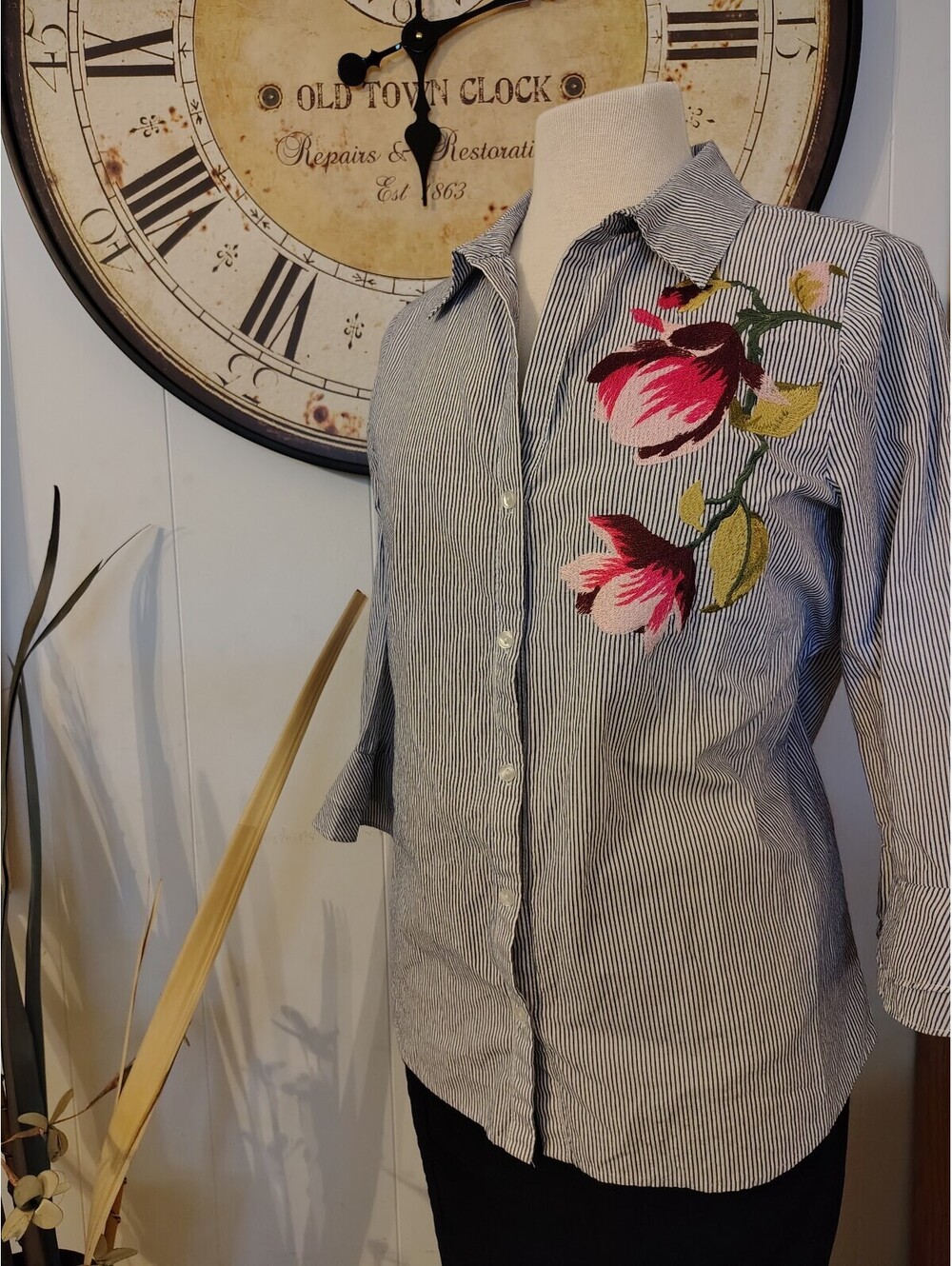 Melissa Paige Women's Black & White Striped Button Shirt PM